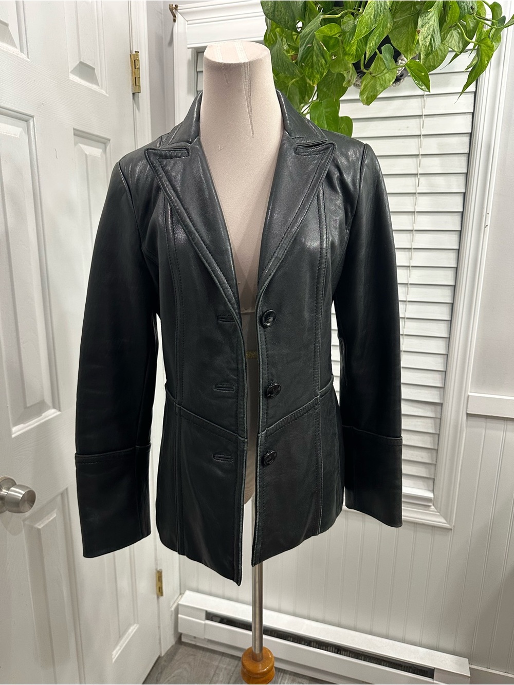 Avanti Black Leather Tailored Women's Blazer